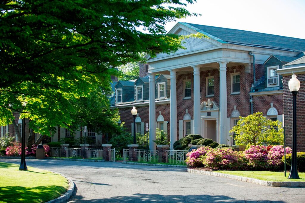 New York Medical College: Complete Admissions Guide