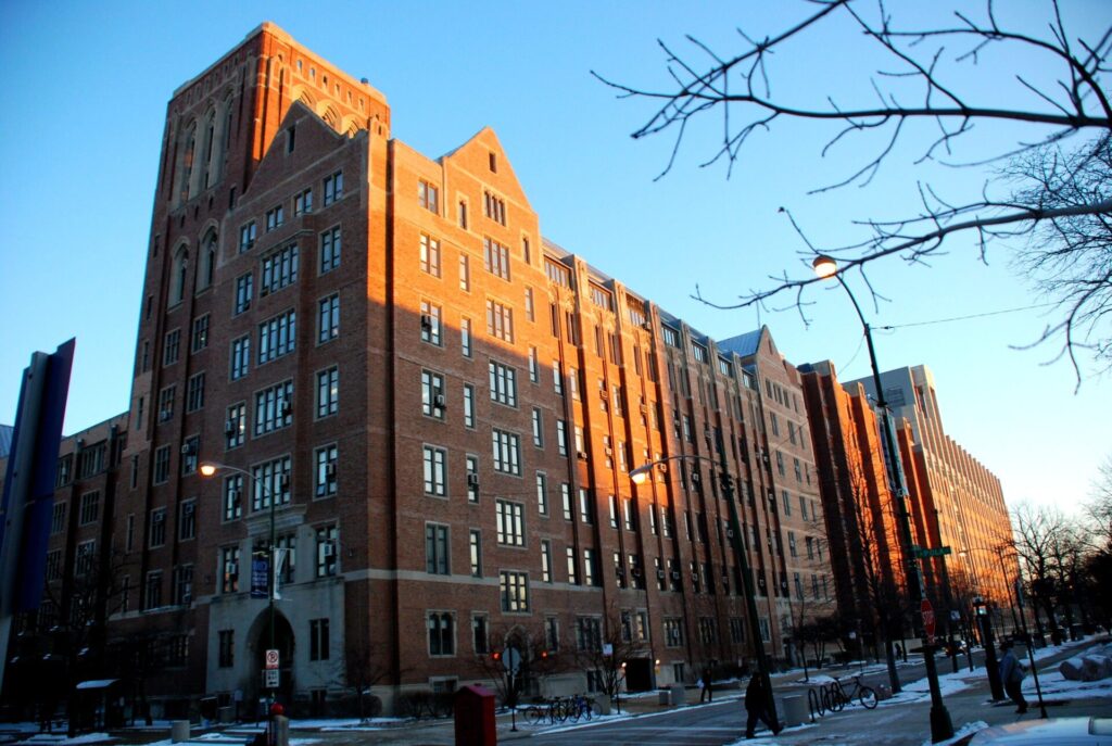 University of Illinois College of Medicine: Complete Admissions Guide